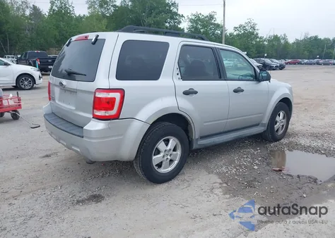 2009 Ford Escape Xlt z USA, uszkodzony, nr VIN 1FMCU93G59KA92198